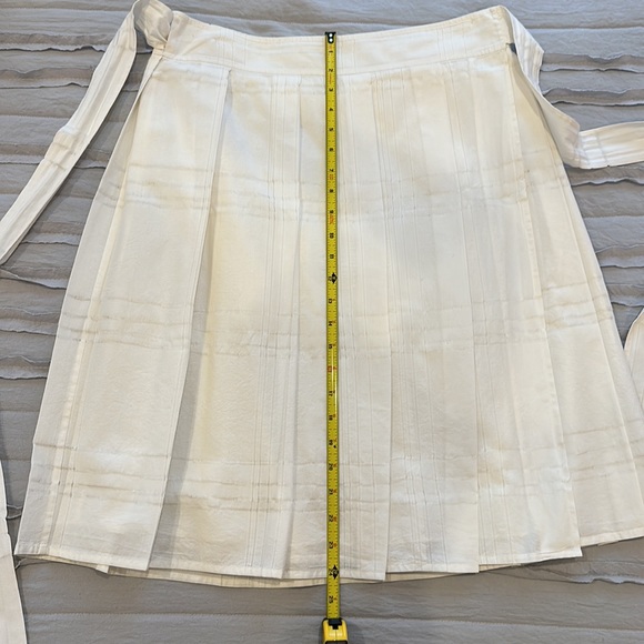 Theory, size 12, white, pleated, wraparound skirt - Picture 11 of 12